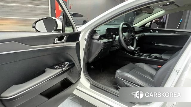 Kia The New K5 3rd generation 2024 Белый из Кореи, фото 2