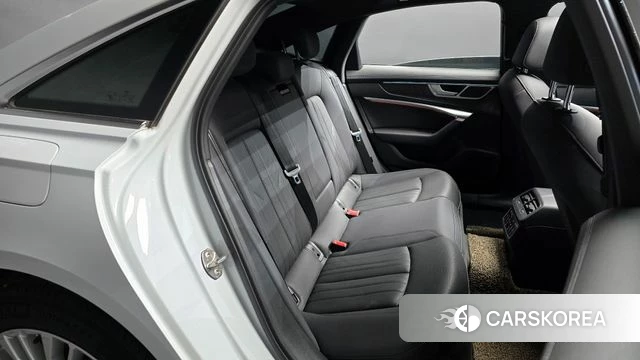 Audi A6 (C8) 2021 Белый из Кореи, фото 2