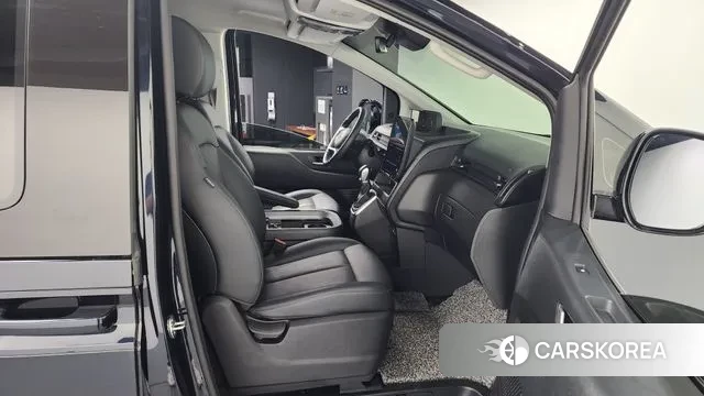 Hyundai Staria 2023 Синий из Кореи, фото 2