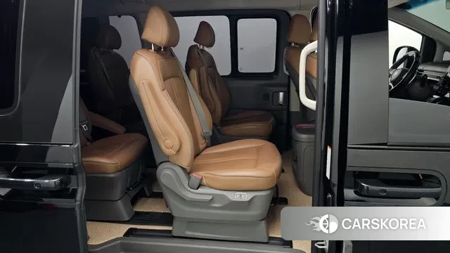 Hyundai Staria 2022 Черный из Кореи, фото 2