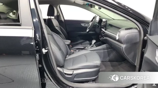 Kia The New K3 2nd generation 2022 Черный из Кореи, фото 2