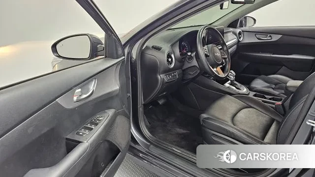 Kia The New K3 2nd generation 2021 Серый из Кореи, фото 2