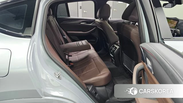 BMW X4 (G02) 2024 Серебристо-серый из Кореи, фото 2