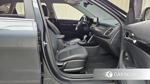 Kia Seltos 2022 Серый из Кореи, фото 2