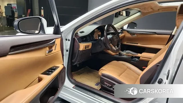 Lexus New ES300h 2018 Белый из Кореи, фото 2