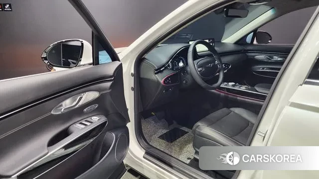 Genesis GV70 2024 Белый из Кореи, фото 2