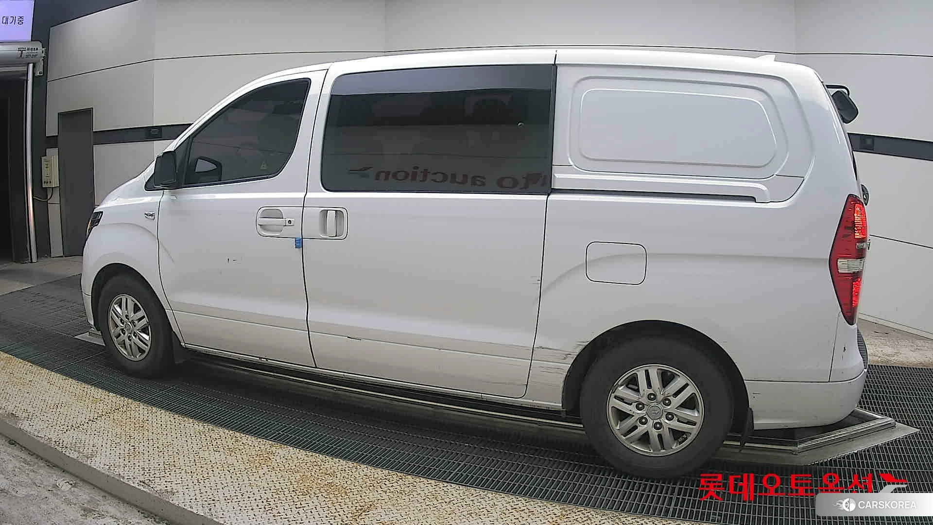 Hyundai Grand Starex 2021 Белый из Кореи, фото 2