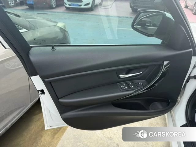 BMW 3 series 2018 Белый из Китая, фото 2