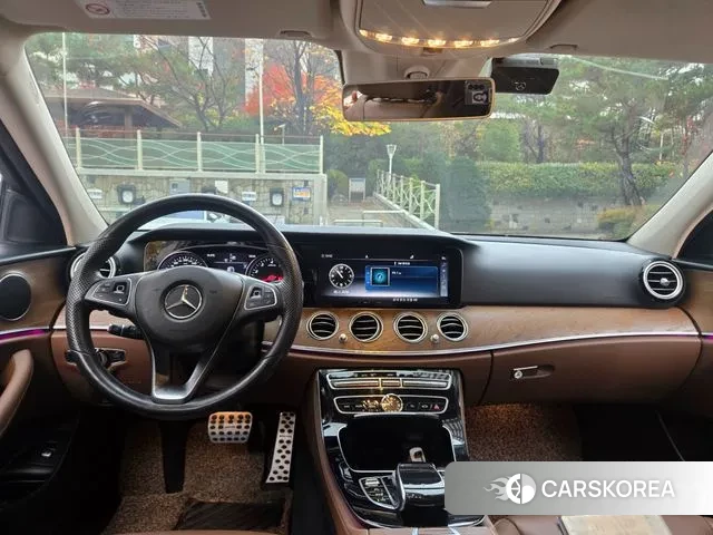 Mercedes-Benz E-Class W213 2018 Серый из Кореи, фото 2