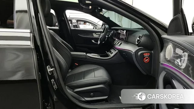 Mercedes-Benz E-Class W213 2022 Черный из Кореи, фото 2