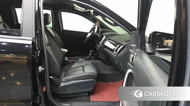 Ford Ranger 3rd Generation 2021 Черный из Кореи, фото 2