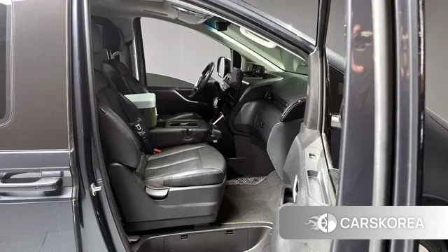 Hyundai Staria 2022 Серый из Кореи, фото 2