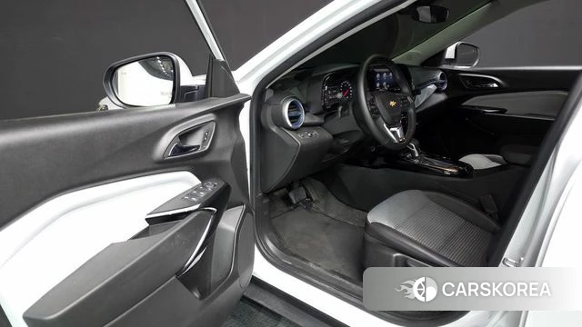 Chevrolet (GM Daewoo) Trax Crossover 2024 Белый из Кореи, фото 2