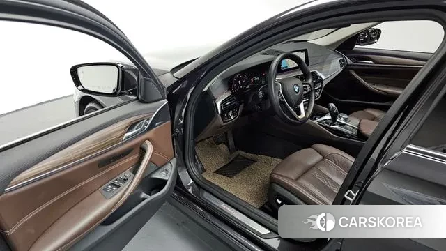 BMW 5 Series (G30) 2019 Серый из Кореи, фото 2