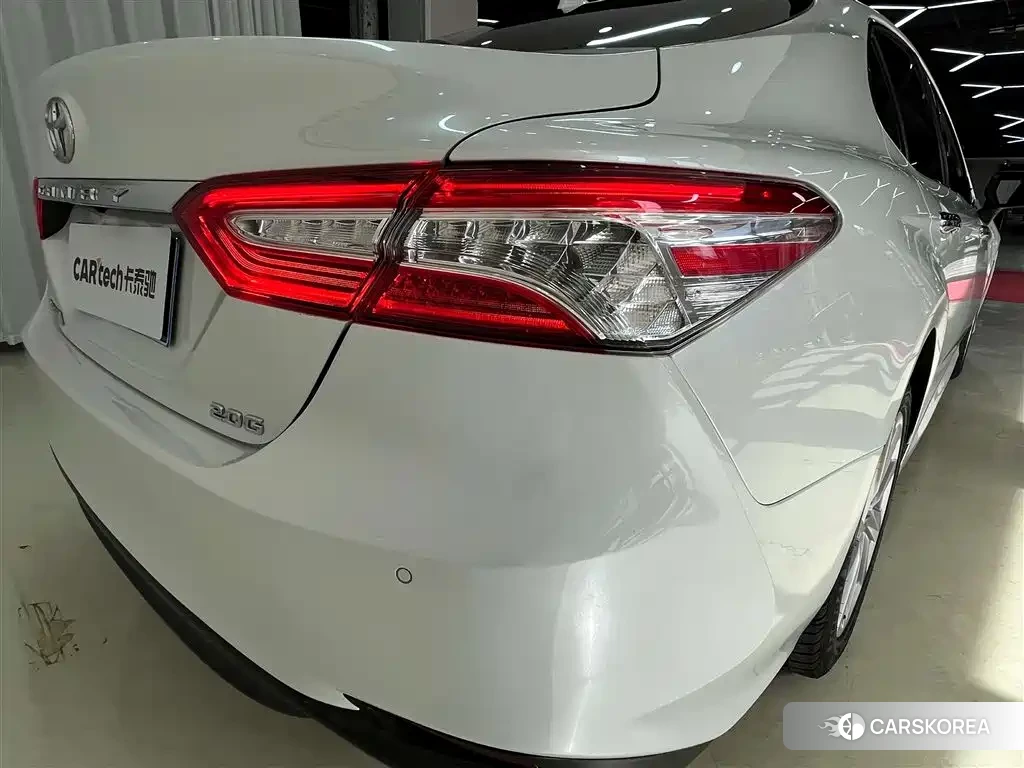 Toyota Camry 2021 Белый из Китая, фото 2