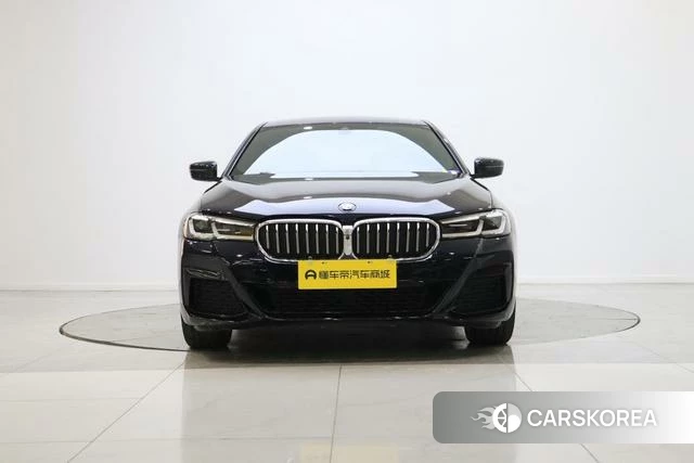BMW 5 series 2021 Черный из Китая, фото 2