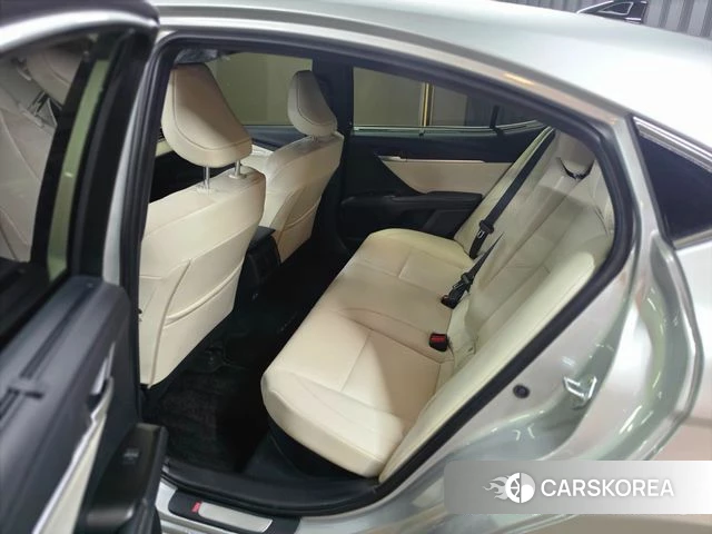 Toyota Camry (XV80) 2025 Серебряный из Кореи, фото 2
