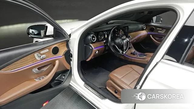 Mercedes-Benz E-Class W213 2021 Белый из Кореи, фото 2