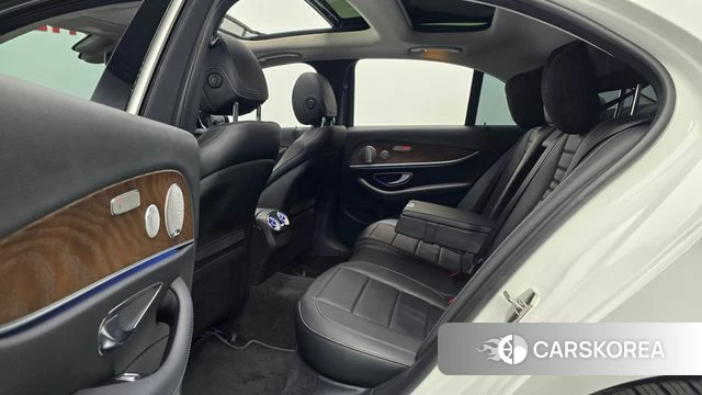 Mercedes-Benz E-Class W213 2019 Белый из Кореи, фото 2