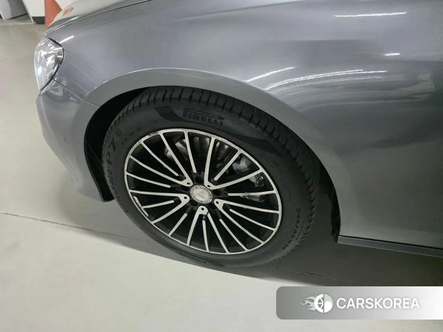 Mercedes-Benz E-Class W213 2020 Серый из Кореи, фото 2