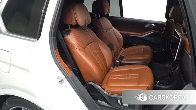 BMW X7 (G07) 2021 Белый из Кореи, фото 2