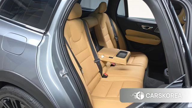 Volvo V60 Cross-Country 2nd Generation 2019 Серый из Кореи, фото 2