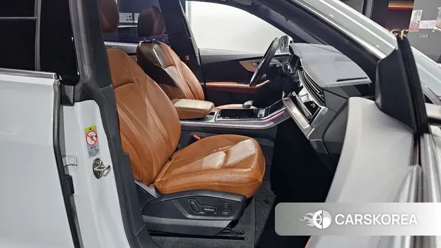 Audi Q8 (4M) 2021 Белый из Кореи, фото 2