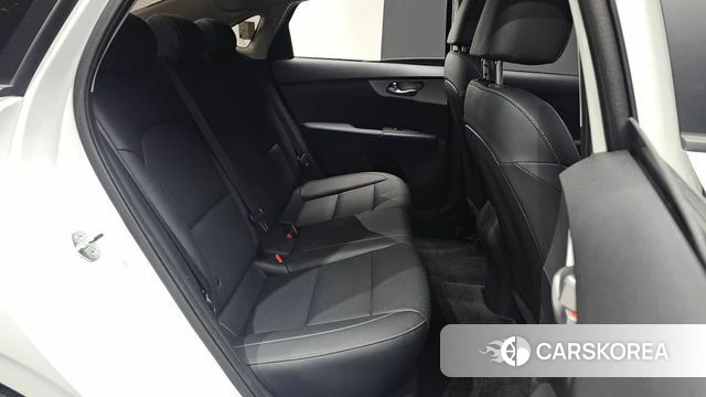 Kia The New K3 2nd generation 2023 Белый из Кореи, фото 2