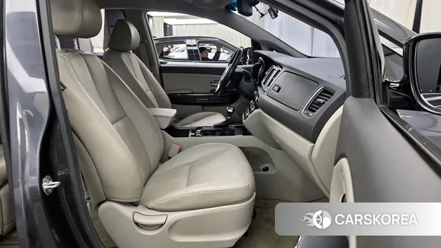 Kia All New Carnival 2018 Черный из Кореи, фото 2