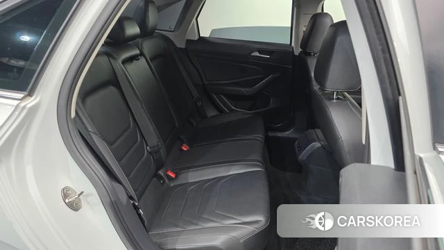 Volkswagen 7th Generation of Jetta 2021 Белый из Кореи, фото 2