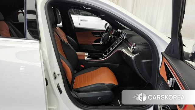 Mercedes-Benz C-Class W206 2025 Белый из Кореи, фото 2