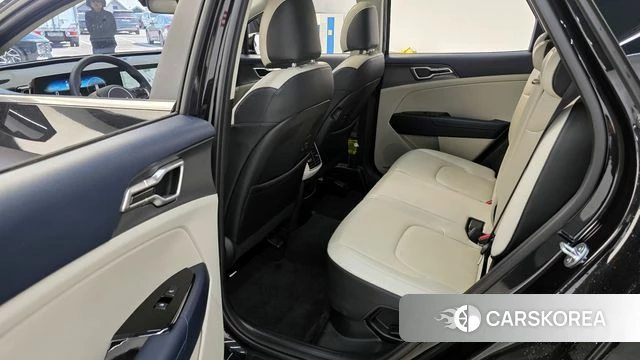 Kia Sportage 5th Generation Hybrid 2022 Черный из Кореи, фото 2