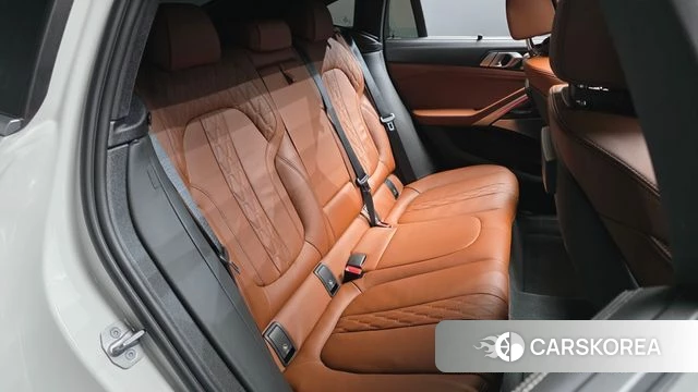 BMW X6 (G06) 2023 Белый из Кореи, фото 2