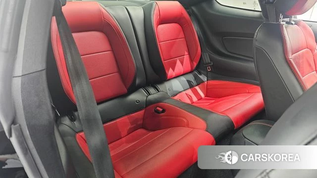 Ford Mustang 2022 Черный из Кореи, фото 2