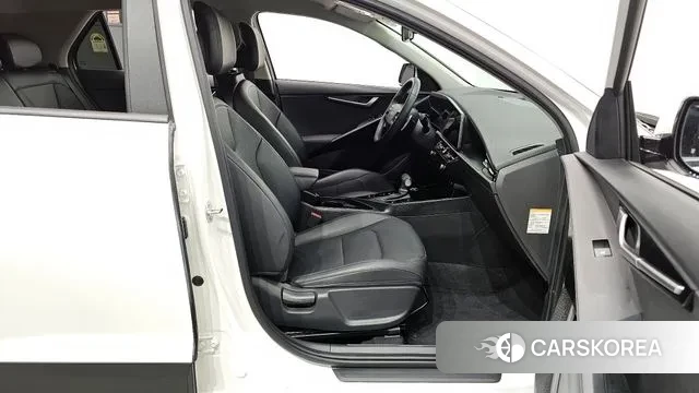 Kia Di Ol Nu Niro 2025 Белый из Кореи, фото 2