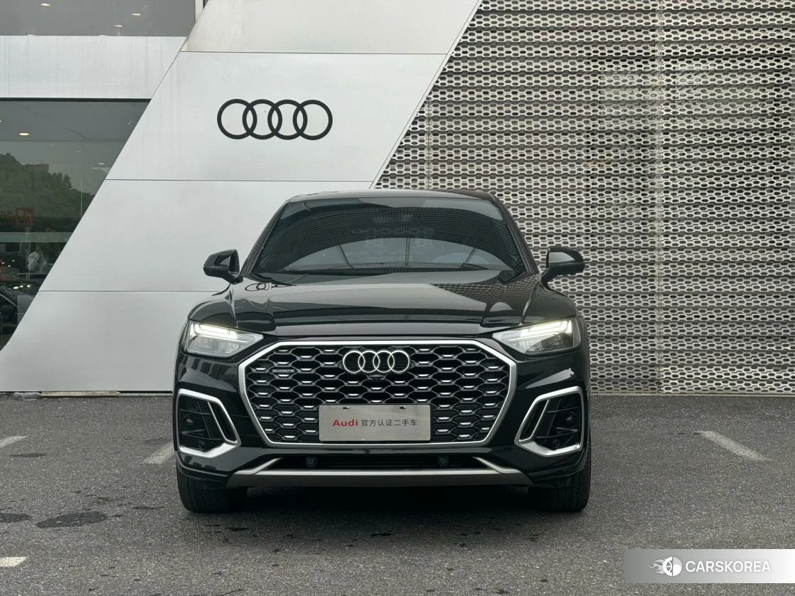 Audi Q5L Sportback 2020 Черный из Китая, фото 2