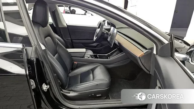 Tesla Model 3 2020 Черный из Кореи, фото 2