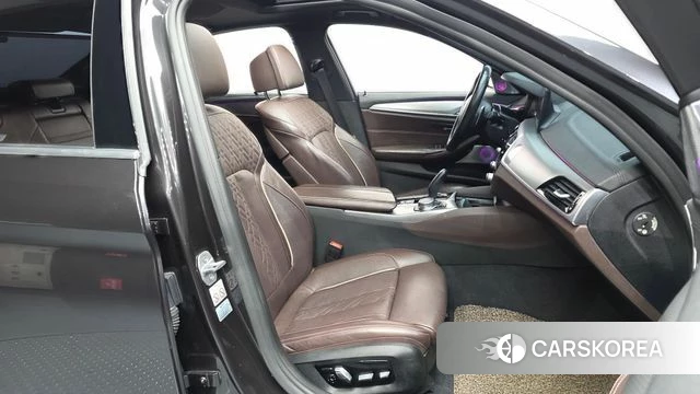 BMW 5 Series (G30) 2019 Серый из Кореи, фото 2