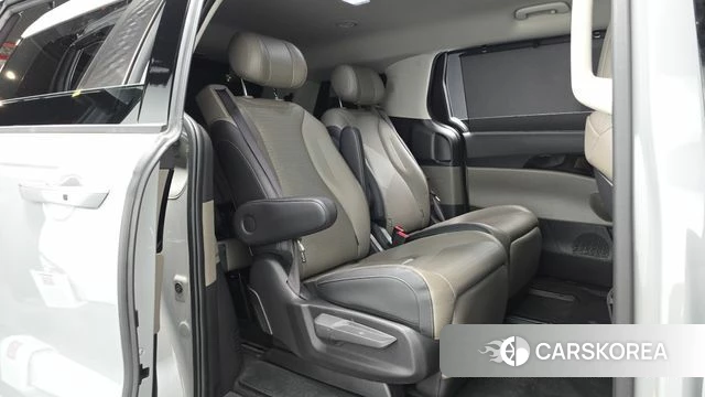 Kia The New Carnival 4th Generation 2024 Серебристо-серый из Кореи, фото 2