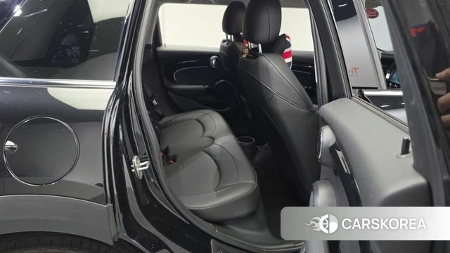 Mini Cooper 2023 Черный из Кореи, фото 2