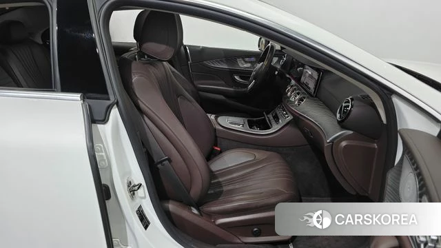Mercedes-Benz CLS-Class C257 2021 Белый из Кореи, фото 2