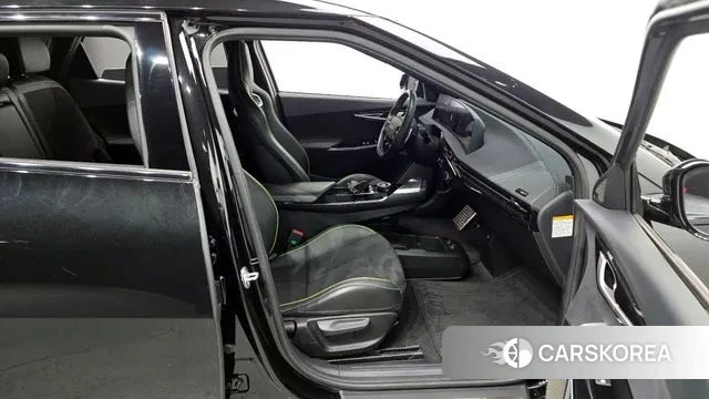 Kia EV6 2023 Черный из Кореи, фото 2