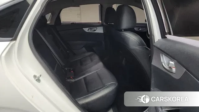 Kia The New K3 2nd generation 2021 Белый из Кореи, фото 2