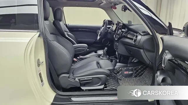 Mini Cooper S 2021 Жемчужный цвет из Кореи, фото 2