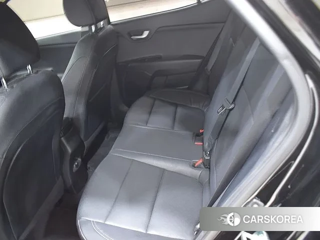 Kia Stonic 2018 Черный из Кореи, фото 2