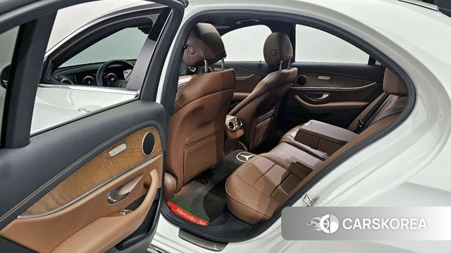 Mercedes-Benz E-Class W213 2021 Белый из Кореи, фото 2