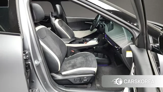 Kia EV6 2021 Серебристо-серый из Кореи, фото 2