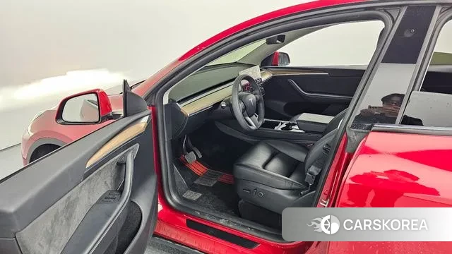 Tesla Model Y 2024 Красный из Кореи, фото 2