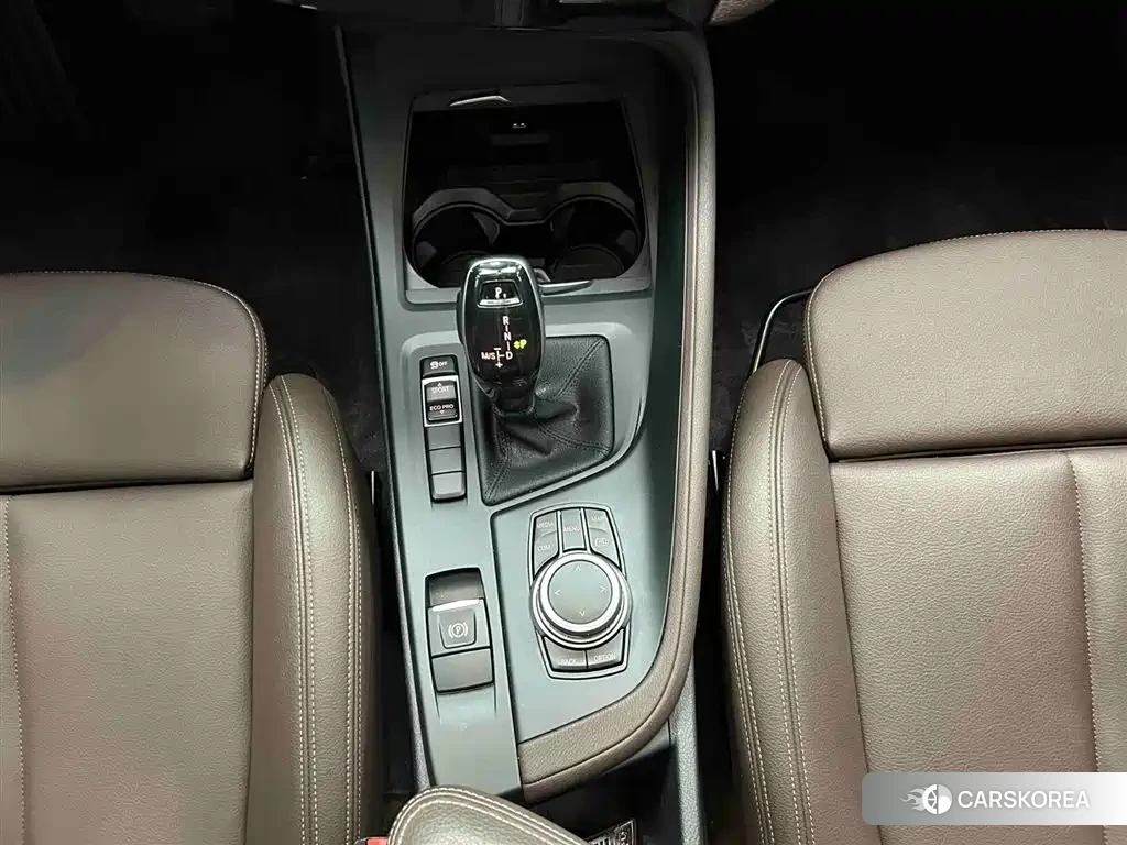 BMW X1 2022 Белый из Китая, фото 2