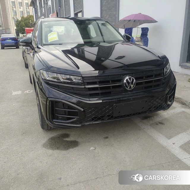 Volkswagen Touareg 2026 Черный из Китая, фото 2